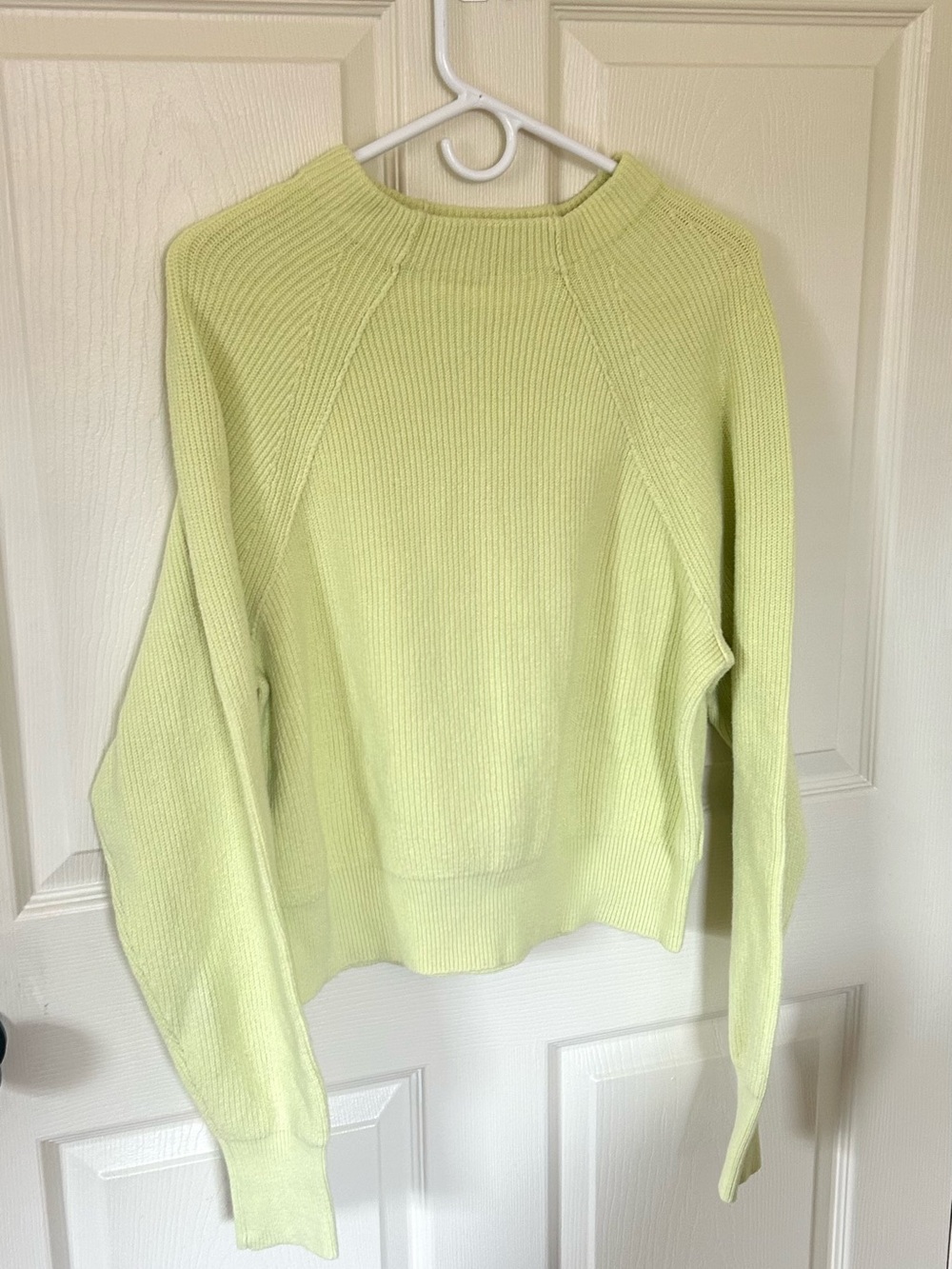 Free People Slouchy Sweater Size Medium Crewneck Ribbed Knit Light Limegreen
